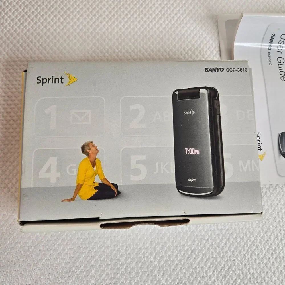 Vintage Sanyo SCP-3810 Sprint Flip Phone Charger Manuals Pre-Owned